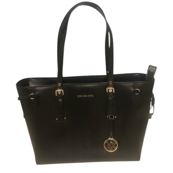 Michael Kors black leather NWT roomy Voyager Tote great for traveling/business - Picture 2 of 9
